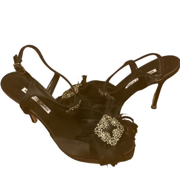 Manolo Blahnik Strap Sandals With Hangisi Buckle & fringe feathers - Picture 3 of 8